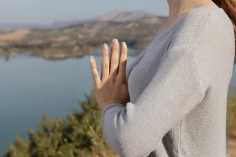 Communication Strategies for Describing the Mind-Body Connection to Patients in Conversations About Their Pain