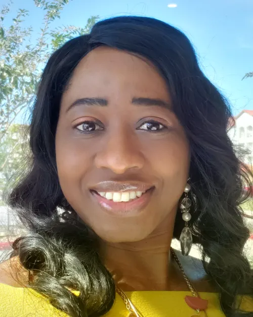 Headshot of Olubunmi Obayemi