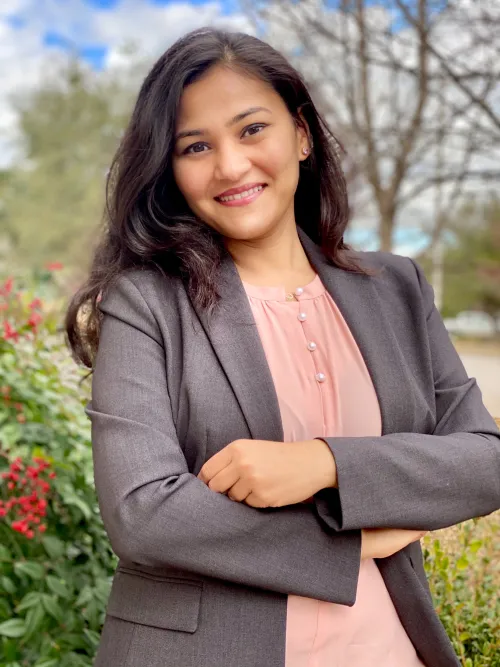 Headshot of Komal Gandhi
