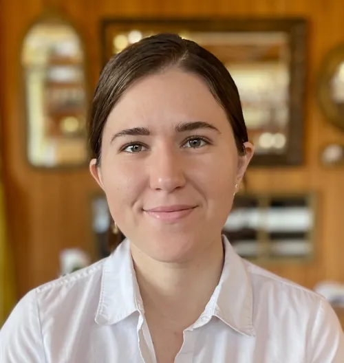 Headshot of Lindsay Bouchacourt